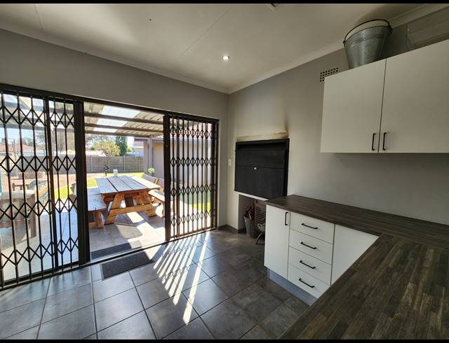 3 BEDROOM HOUSE FOR SALE IN VAALPARK